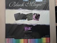 Black Magic Hocus Spocus 12" X 12"Card stock 20 kleuren OP=OP - Klik op de afbeelding om het venster te sluiten